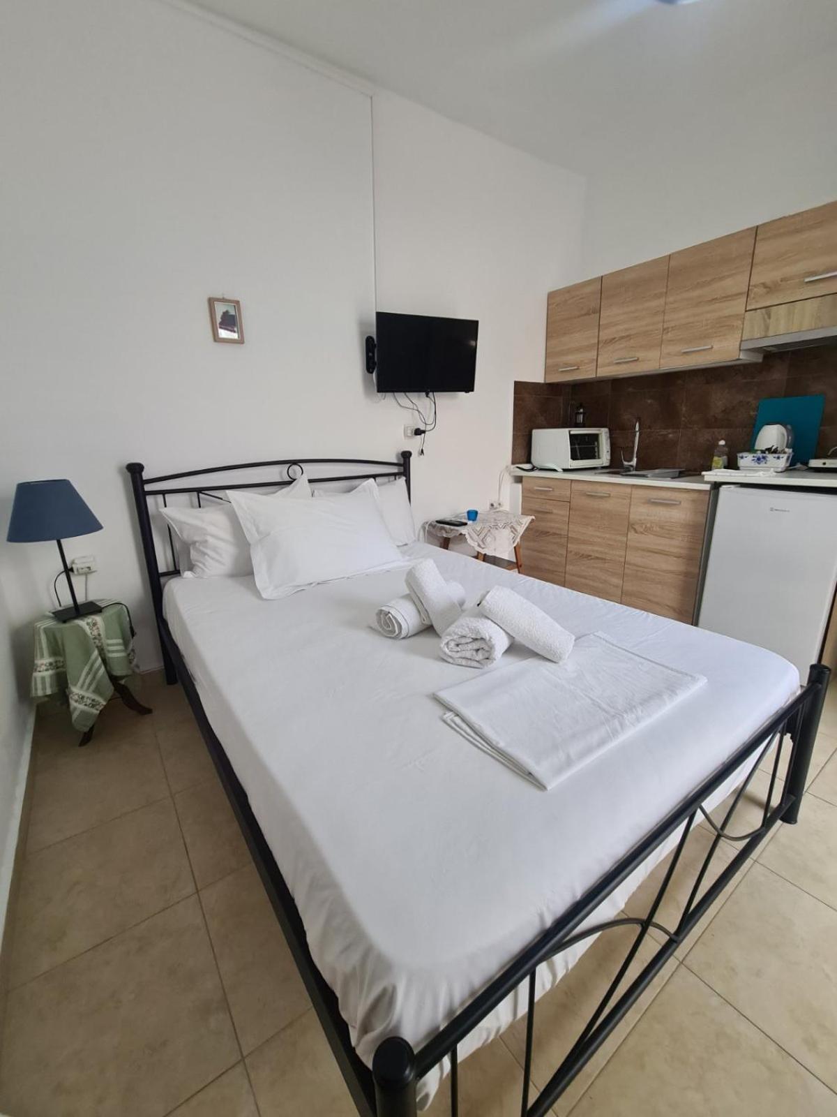 Aithra -Cosy Studio In Centre Of Poros Poros Town Buitenkant foto